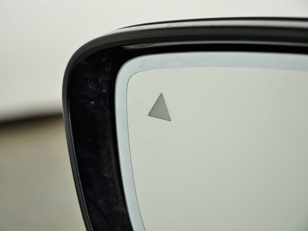 Thumbnail: 2026 BMW 8 Series - 40