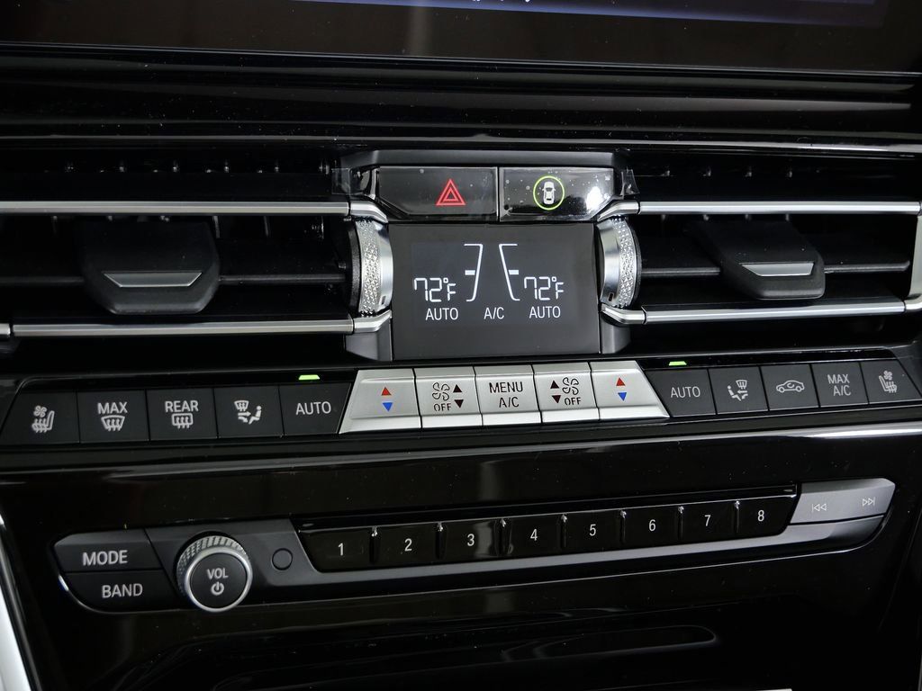 Thumbnail: 2026 BMW 8 Series - 48