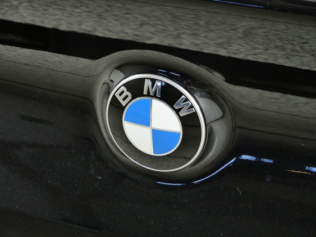 Thumbnail: 2026 BMW 8 Series - 23