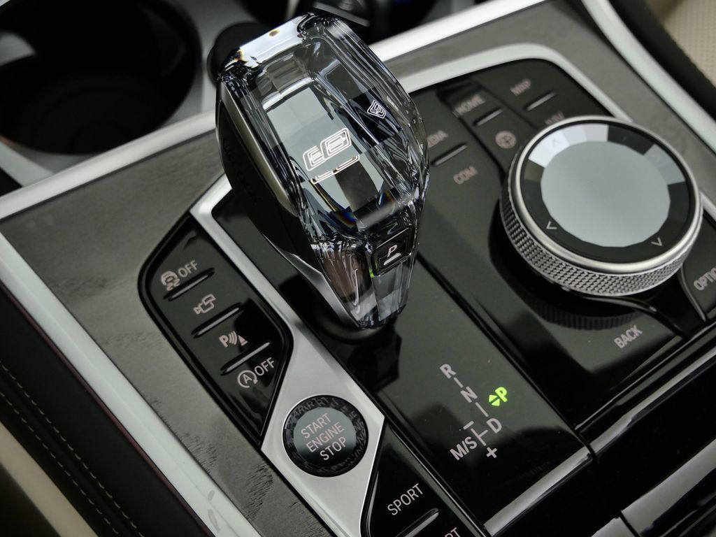 Thumbnail: 2026 BMW 8 Series - 12