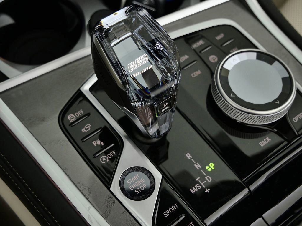 Thumbnail: 2026 BMW 8 Series - 12