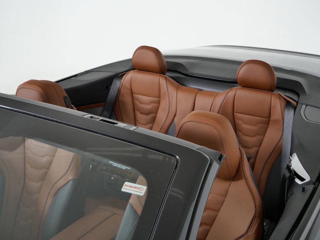 Thumbnail: 2026 BMW 8 Series - 26