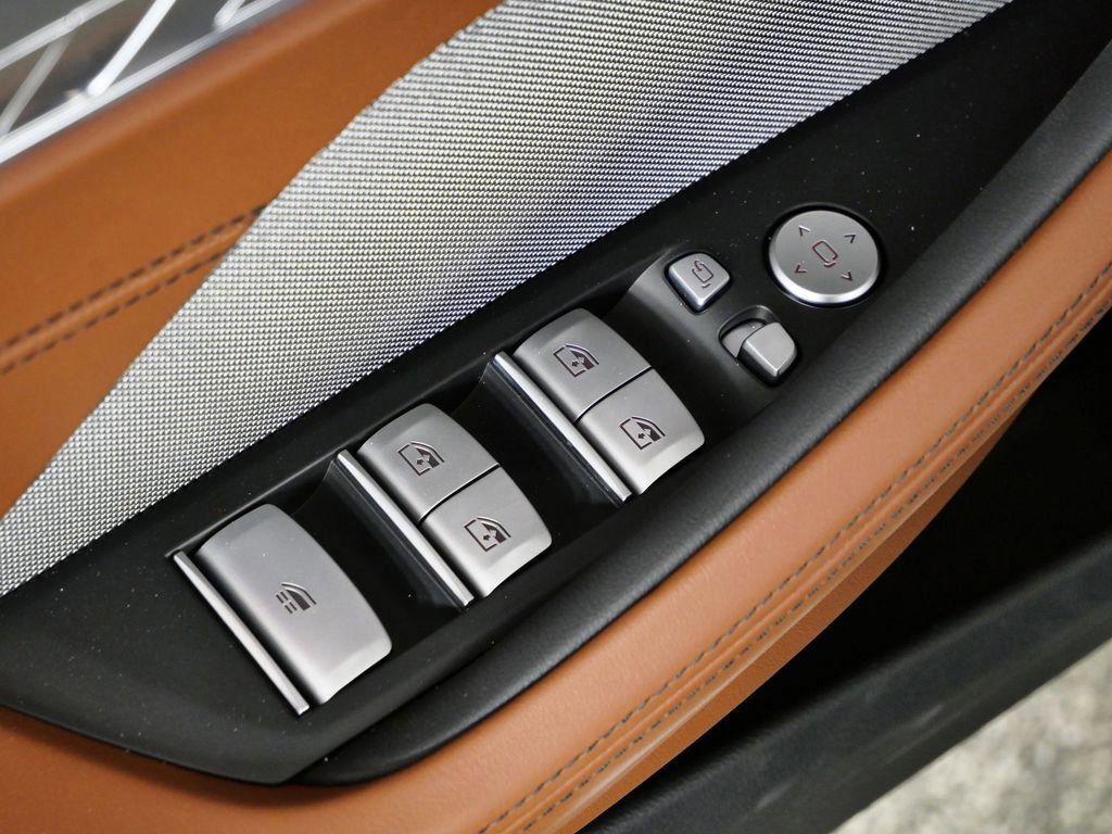 Thumbnail: 2026 BMW 8 Series - 35