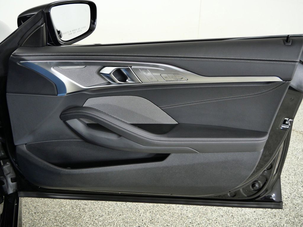 Thumbnail: 2026 BMW 8 Series - 26