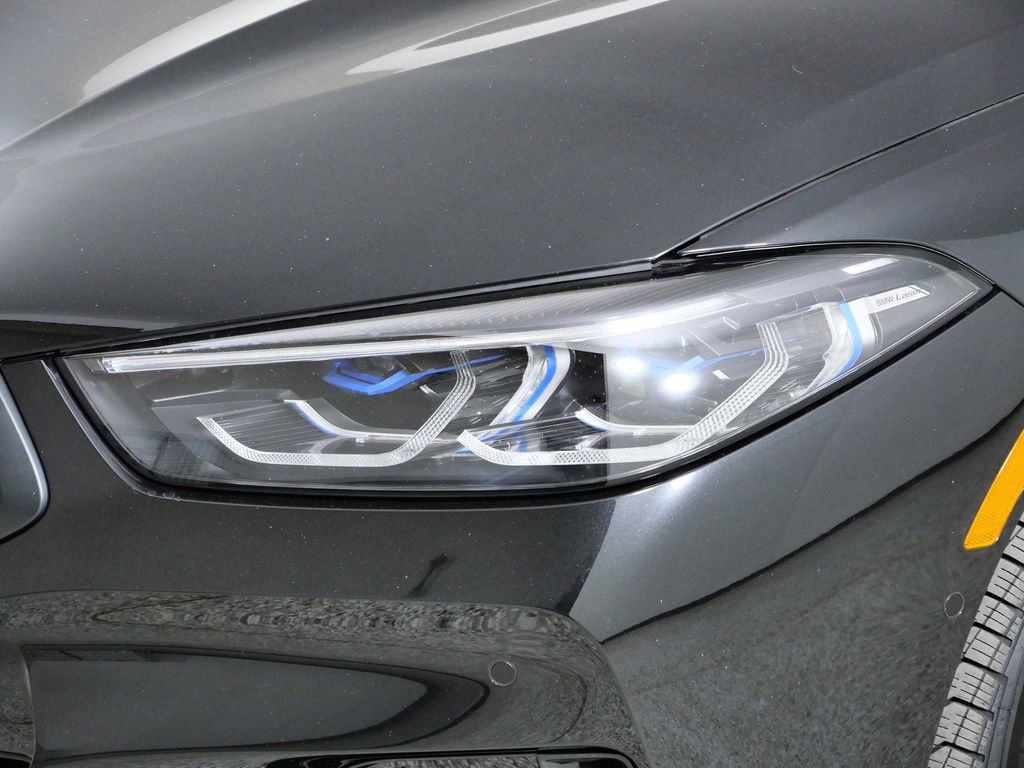 Thumbnail: 2026 BMW 8 Series - 15