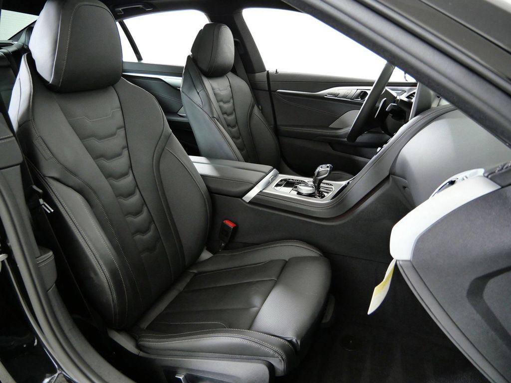 Thumbnail: 2026 BMW 8 Series - 9