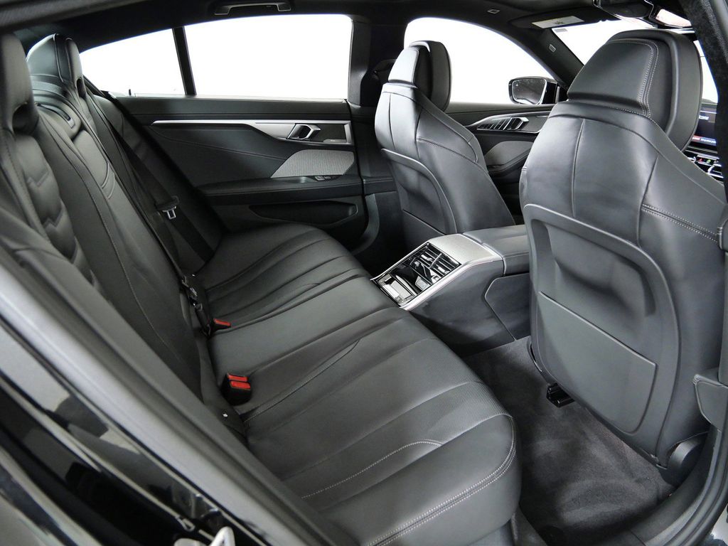 Thumbnail: 2026 BMW 8 Series - 10