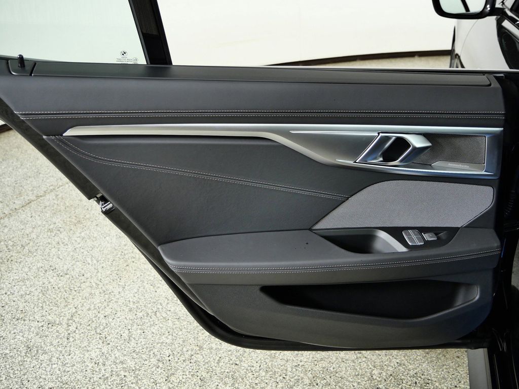 Thumbnail: 2026 BMW 8 Series - 32
