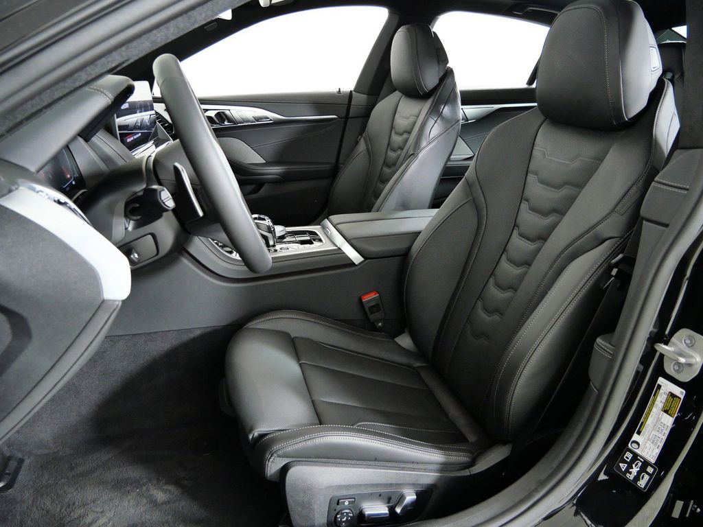 Thumbnail: 2026 BMW 8 Series - 37