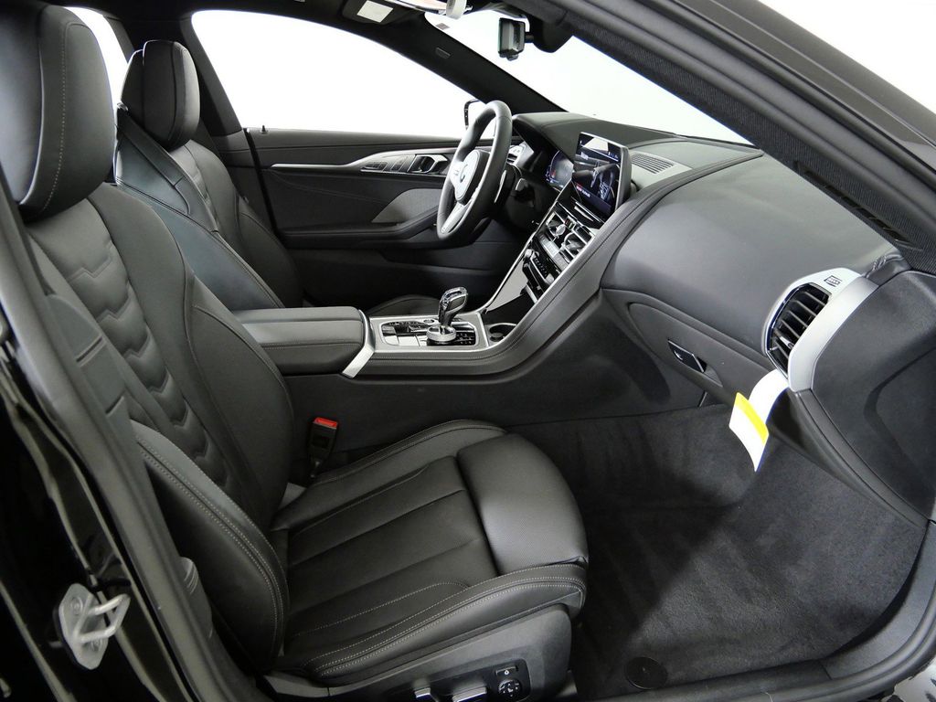 Thumbnail: 2026 BMW 8 Series - 8