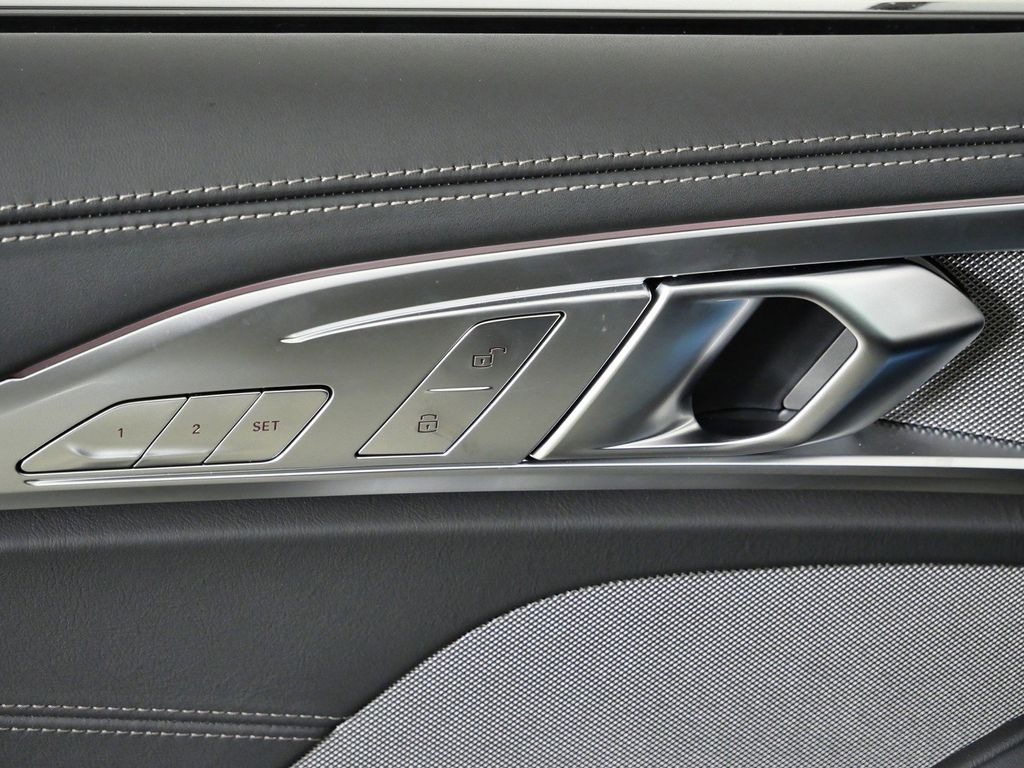 Thumbnail: 2026 BMW 8 Series - 39