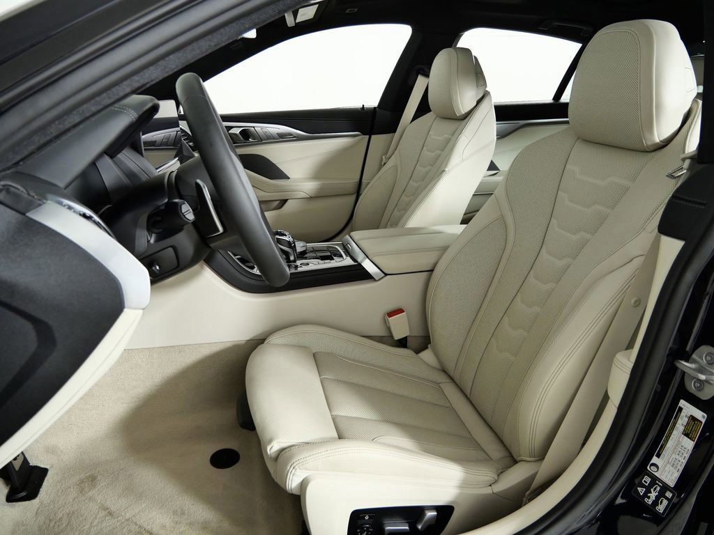 Thumbnail: 2026 BMW 8 Series - 36