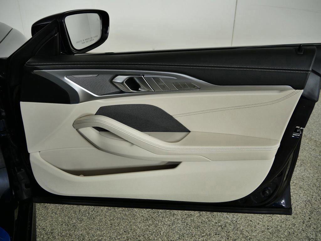 Thumbnail: 2026 BMW 8 Series - 26
