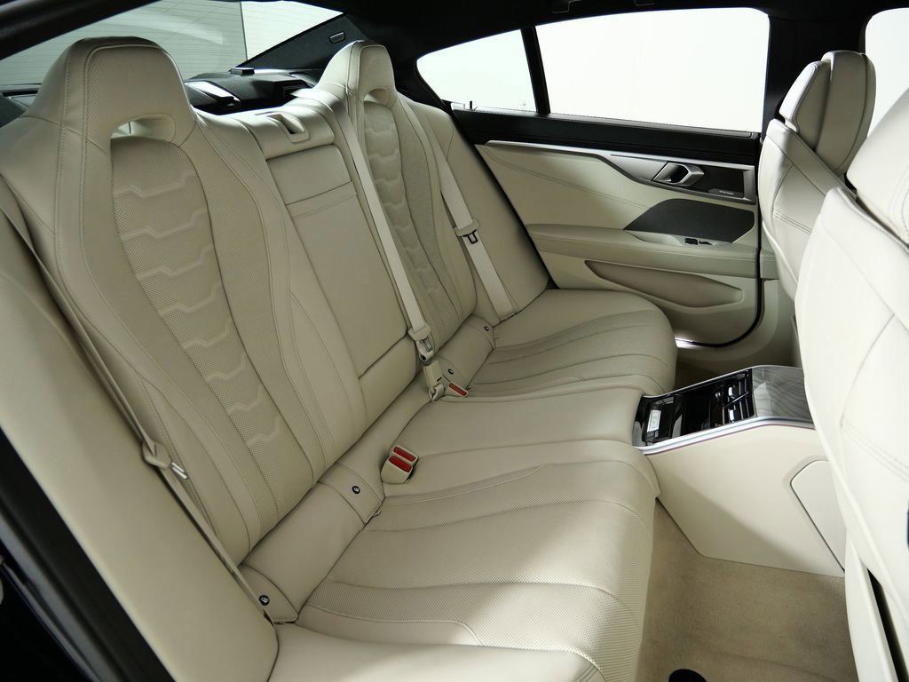 Thumbnail: 2026 BMW 8 Series - 29