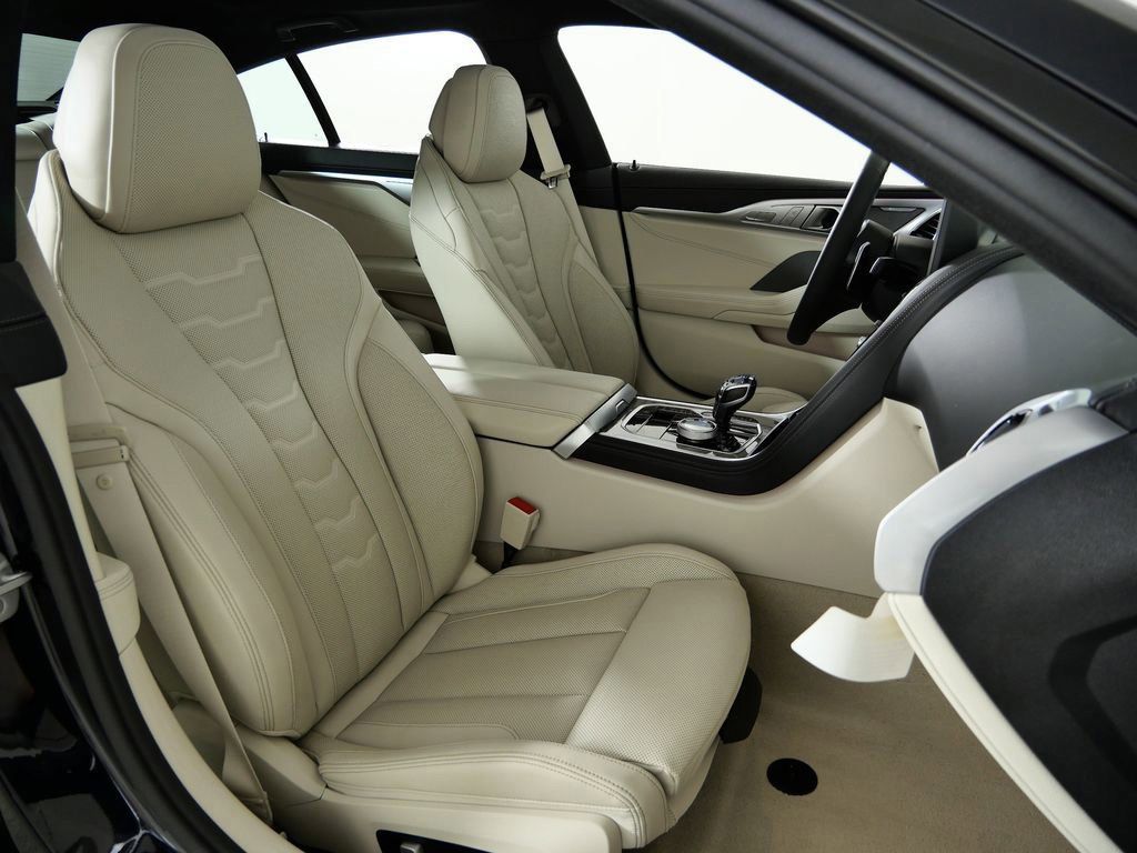 Thumbnail: 2026 BMW 8 Series - 9