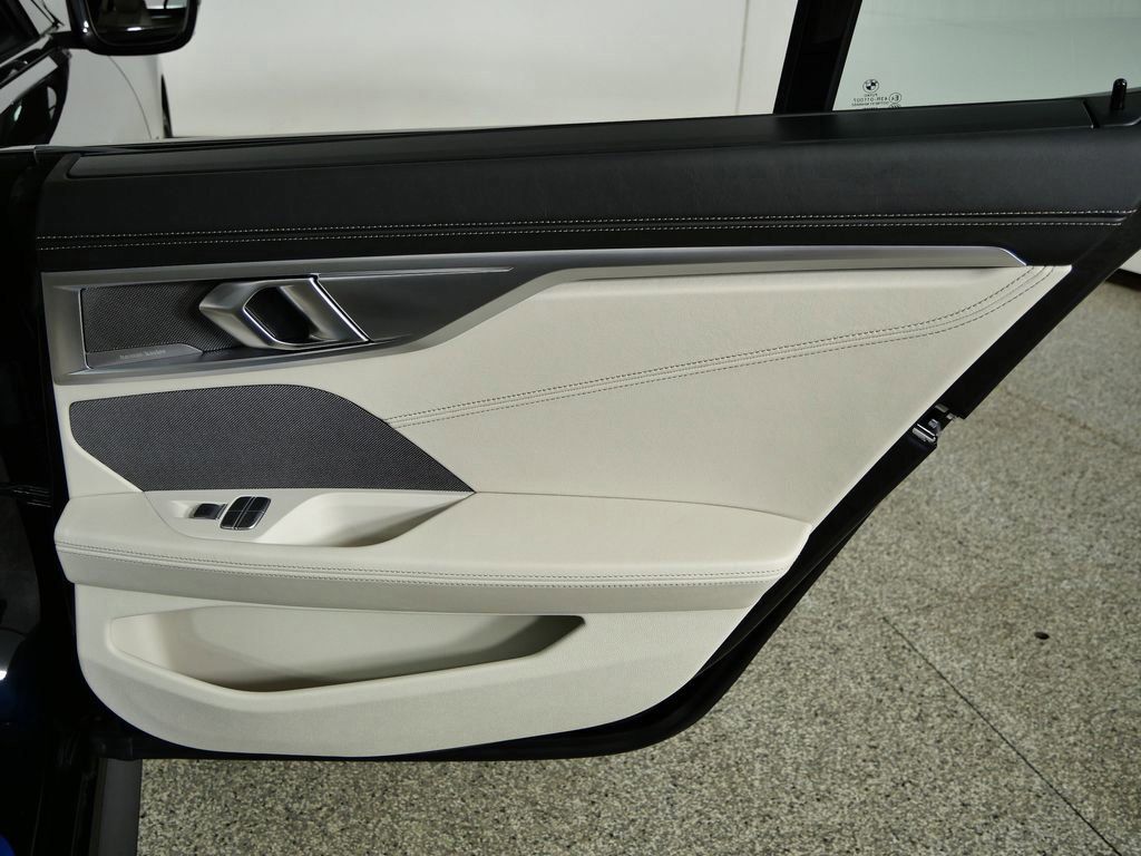 Thumbnail: 2026 BMW 8 Series - 28