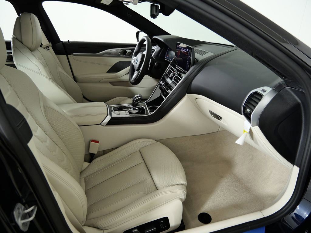 Thumbnail: 2026 BMW 8 Series - 8
