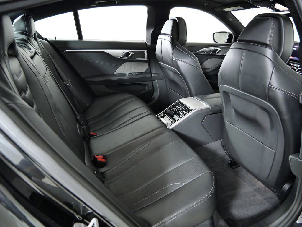 Thumbnail: 2026 BMW 8 Series - 10