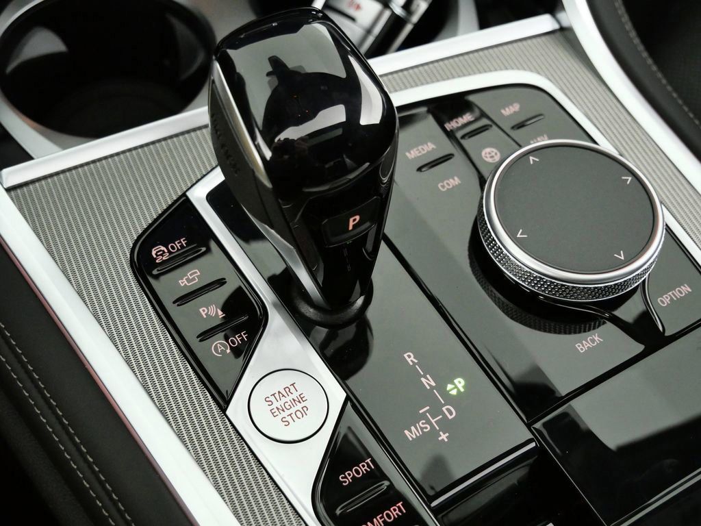Thumbnail: 2026 BMW 8 Series - 12