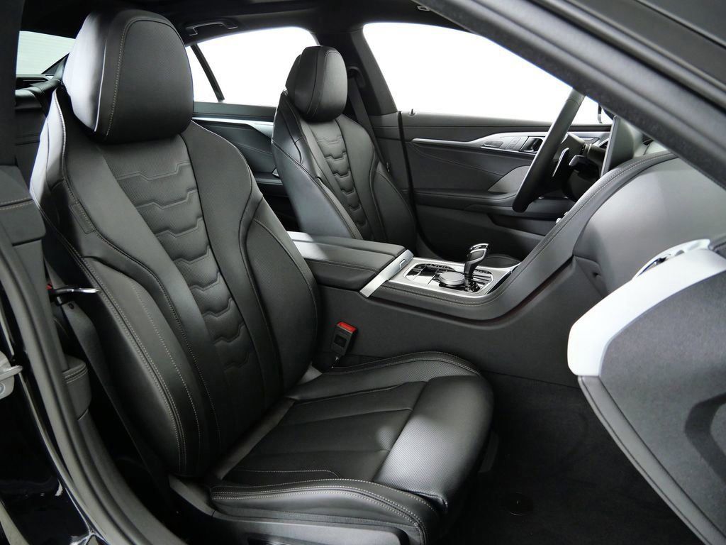 Thumbnail: 2026 BMW 8 Series - 9