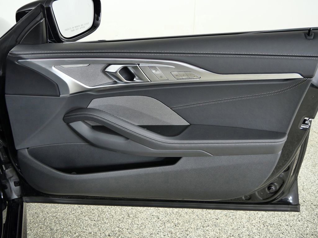 Thumbnail: 2026 BMW 8 Series - 26