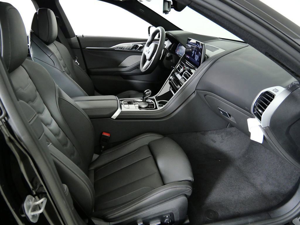 Thumbnail: 2026 BMW 8 Series - 8