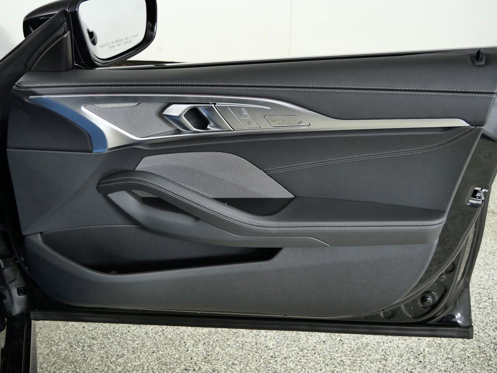 Thumbnail: 2026 BMW 8 Series - 26