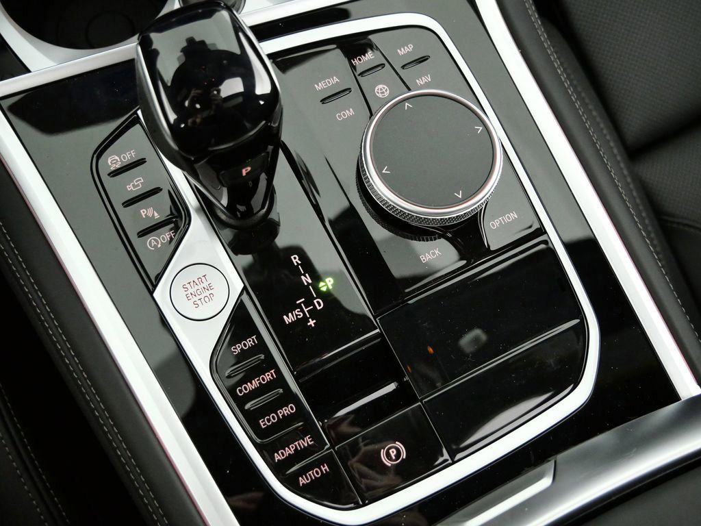 Thumbnail: 2026 BMW 8 Series - 48