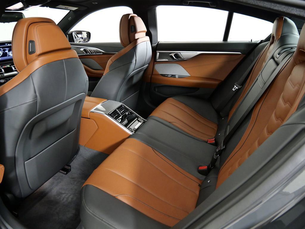 Thumbnail: 2026 BMW 8 Series - 33