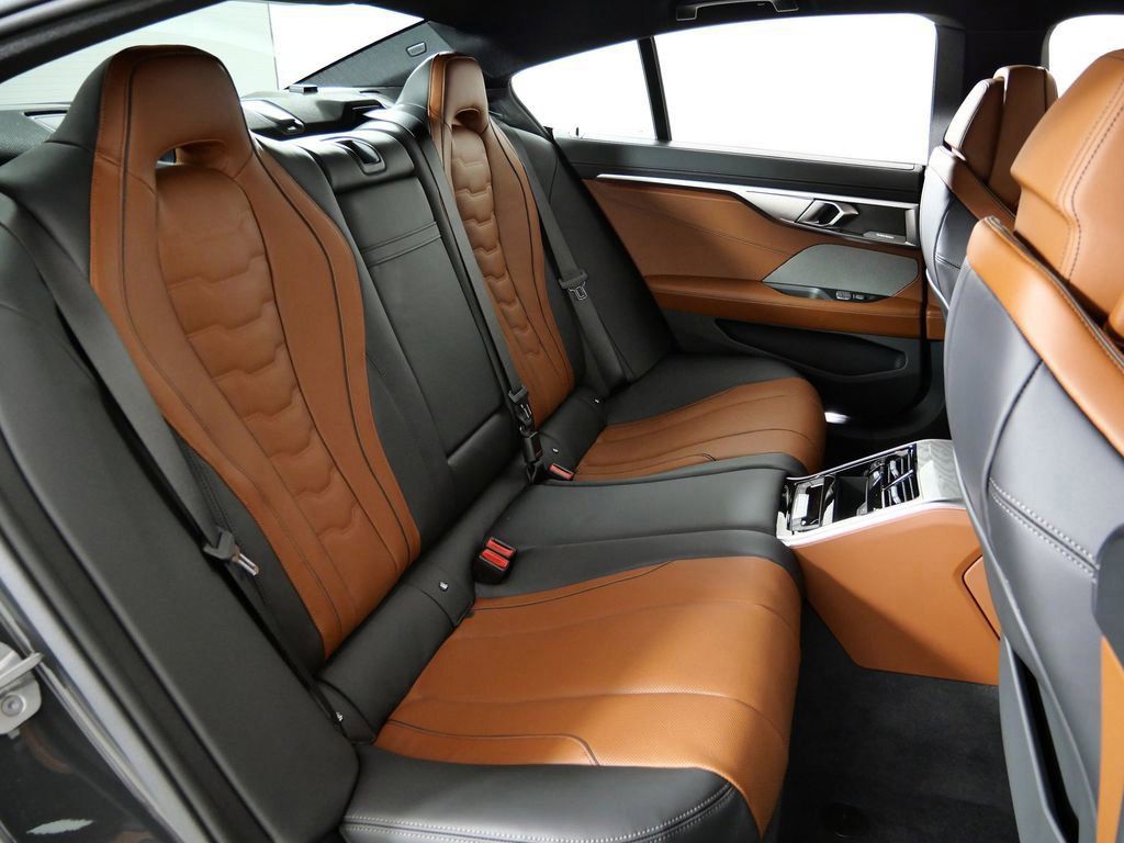 Thumbnail: 2026 BMW 8 Series - 30