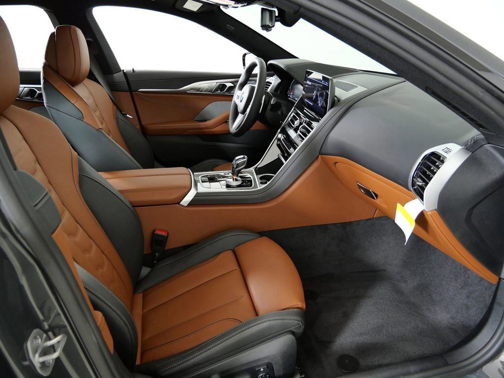 Thumbnail: 2026 BMW 8 Series - 8