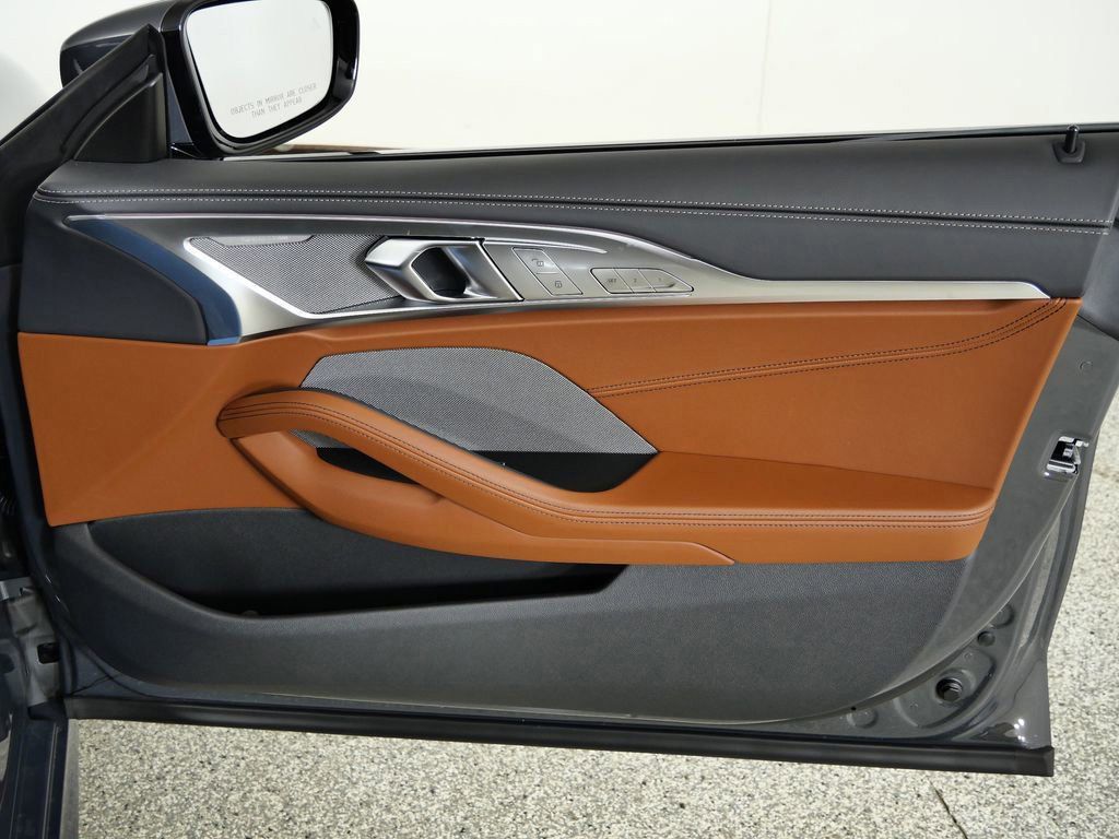 Thumbnail: 2026 BMW 8 Series - 26