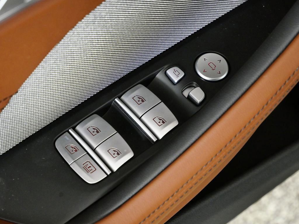 Thumbnail: 2026 BMW 8 Series - 38