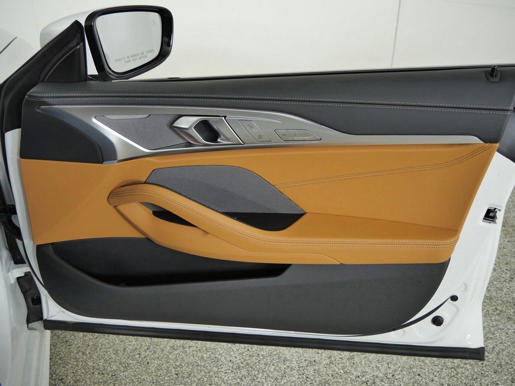 Thumbnail: 2026 BMW 8 Series - 26