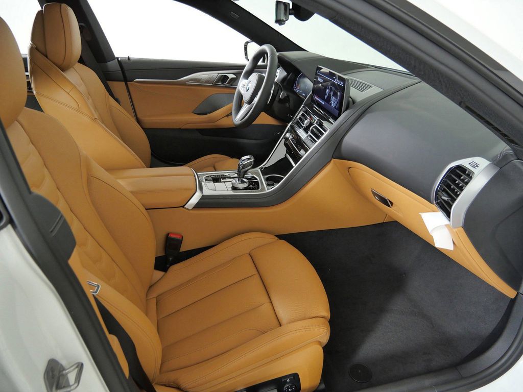 Thumbnail: 2026 BMW 8 Series - 8