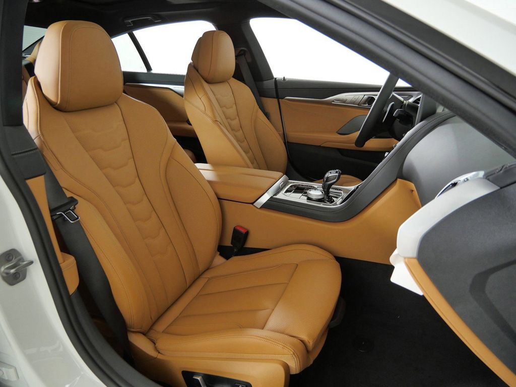 Thumbnail: 2026 BMW 8 Series - 9