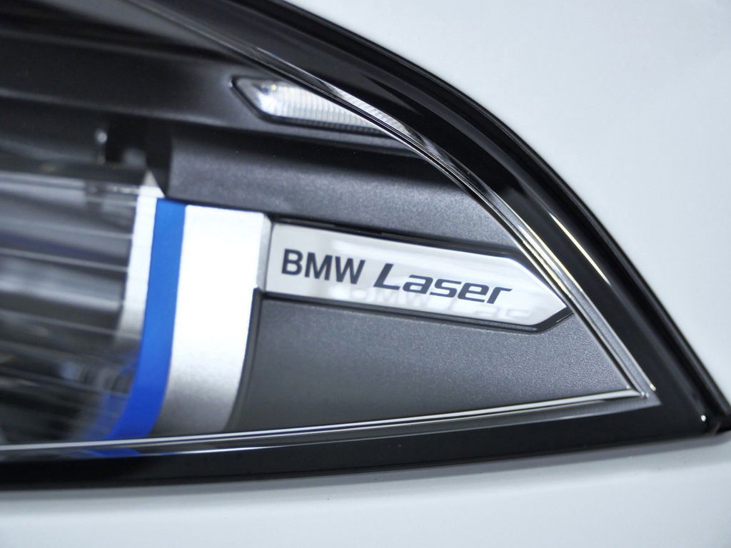 Thumbnail: 2026 BMW 8 Series - 6