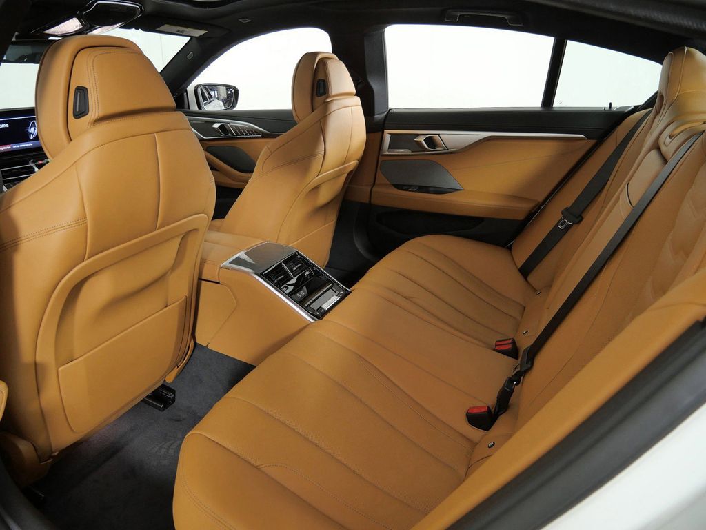 Thumbnail: 2026 BMW 8 Series - 33