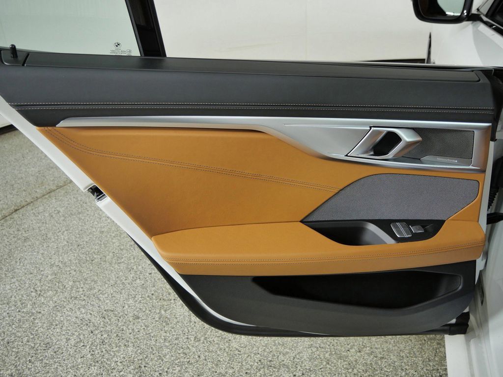 Thumbnail: 2026 BMW 8 Series - 32