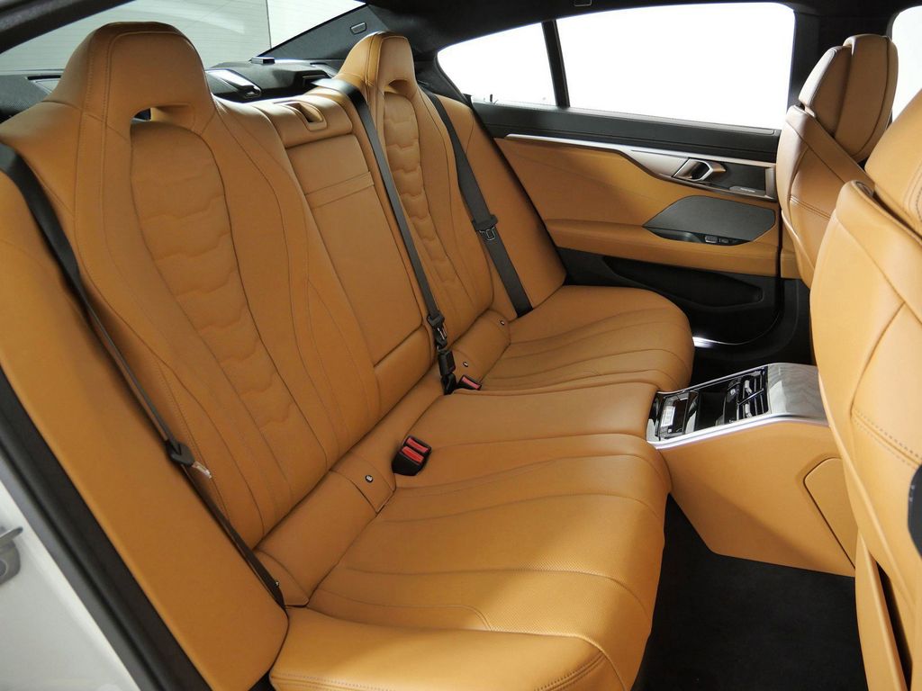 Thumbnail: 2026 BMW 8 Series - 30