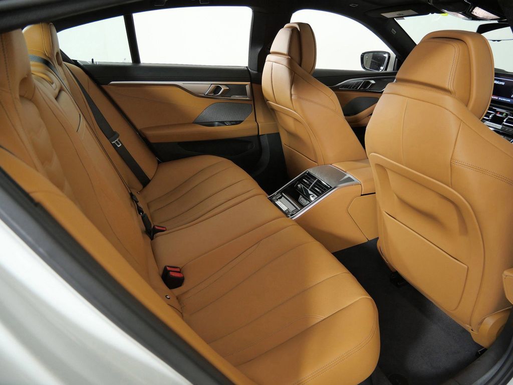 Thumbnail: 2026 BMW 8 Series - 10