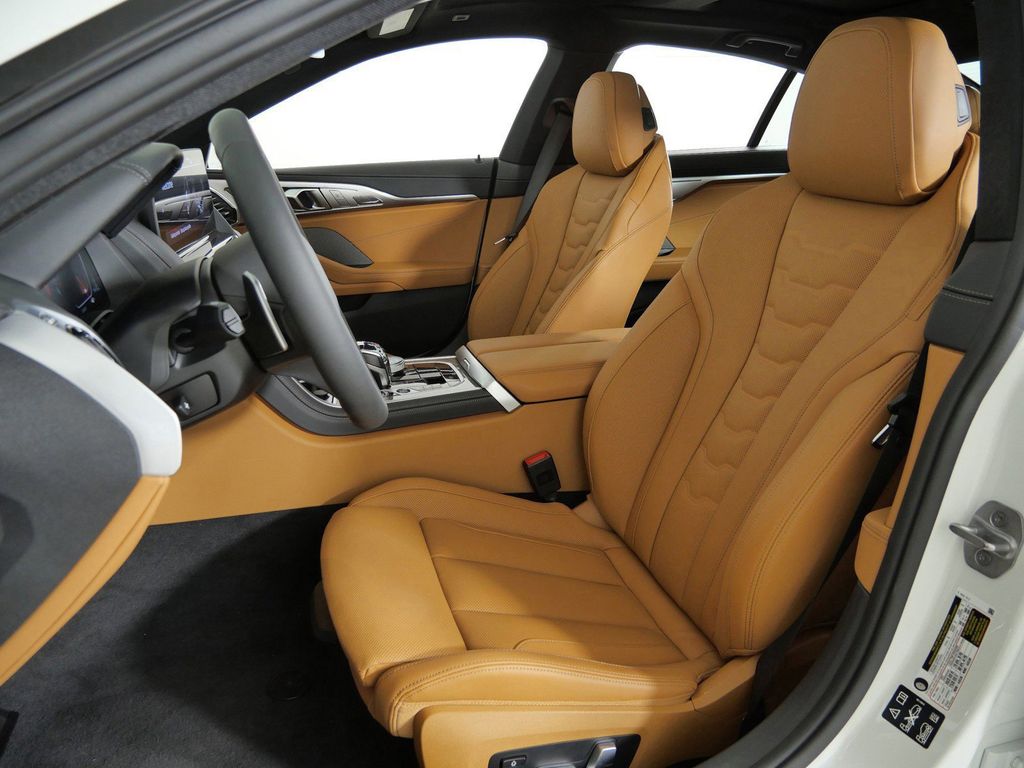 Thumbnail: 2026 BMW 8 Series - 37
