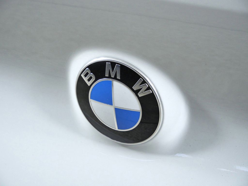Thumbnail: 2026 BMW 8 Series - 21