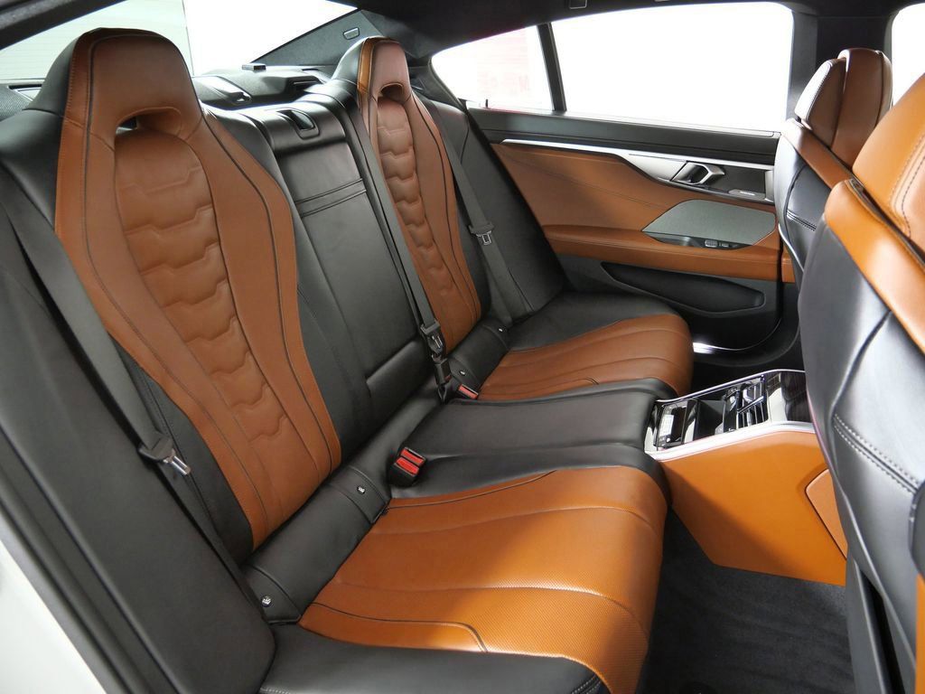 Thumbnail: 2026 BMW 8 Series - 30