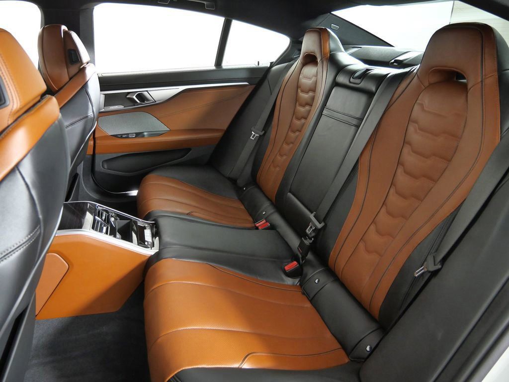 Thumbnail: 2026 BMW 8 Series - 34