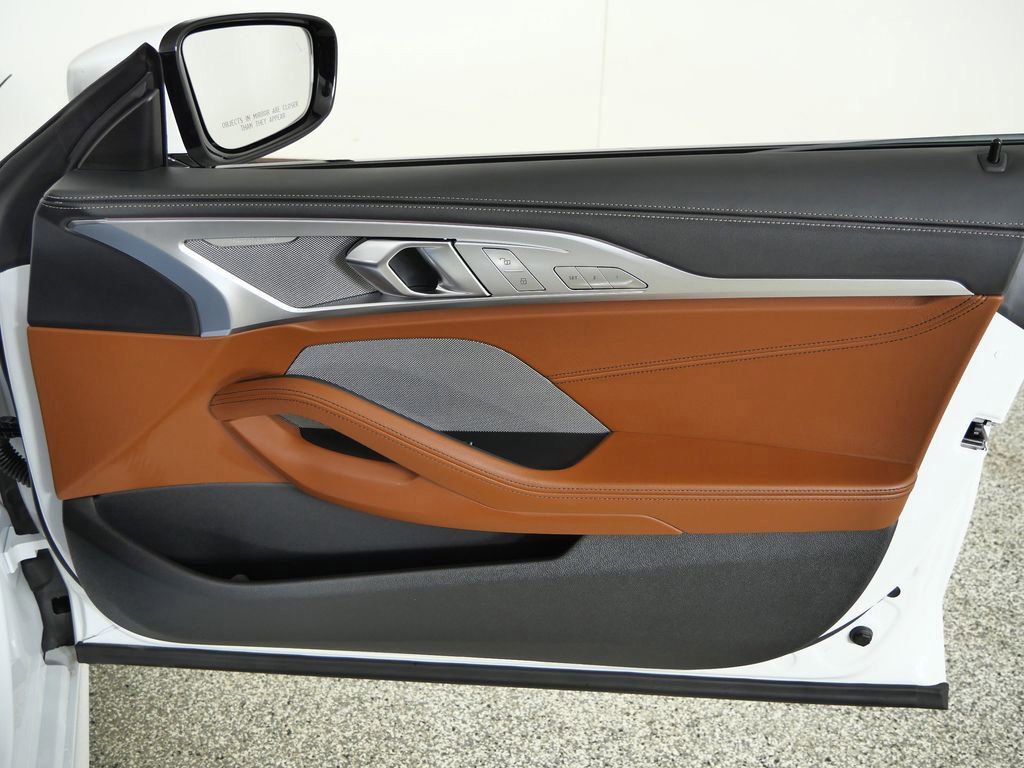 Thumbnail: 2026 BMW 8 Series - 26