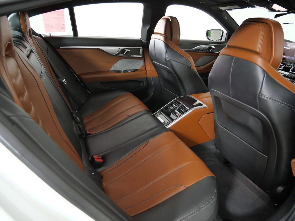 Thumbnail: 2026 BMW 8 Series - 10