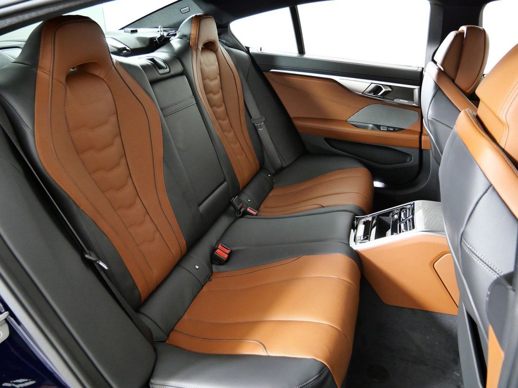 Thumbnail: 2026 BMW 8 Series - 32