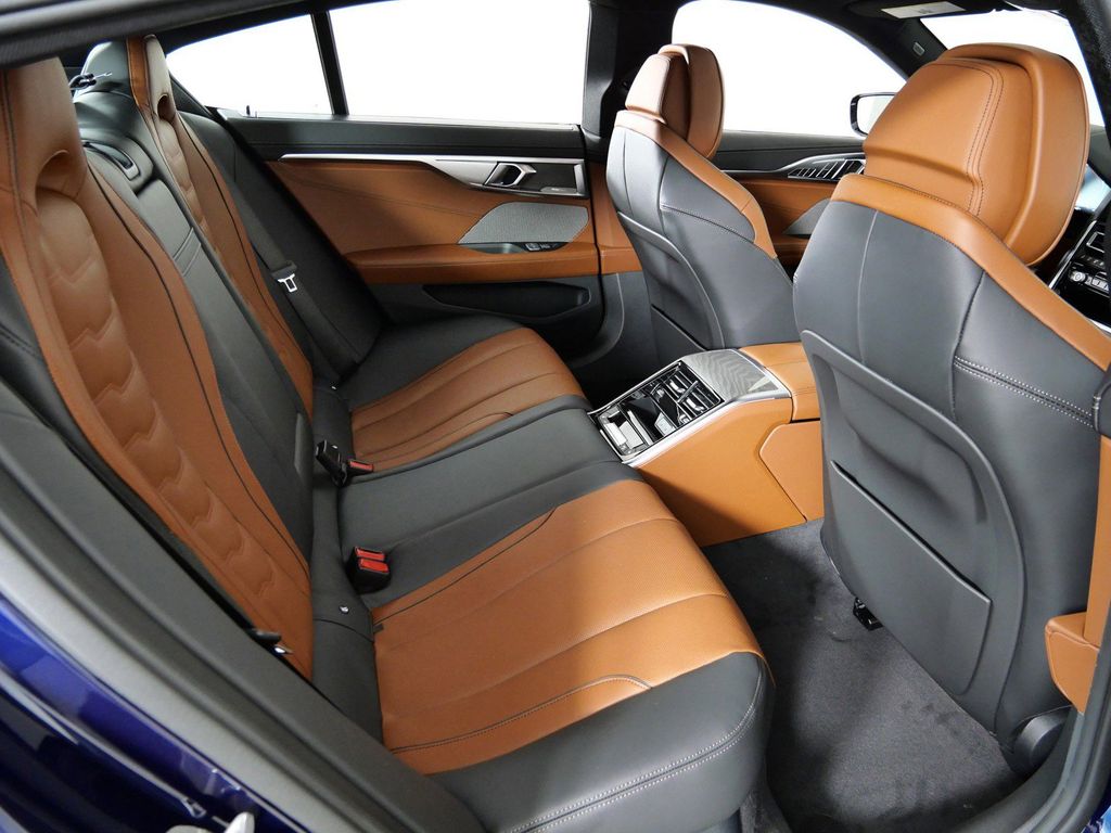 Thumbnail: 2026 BMW 8 Series - 10