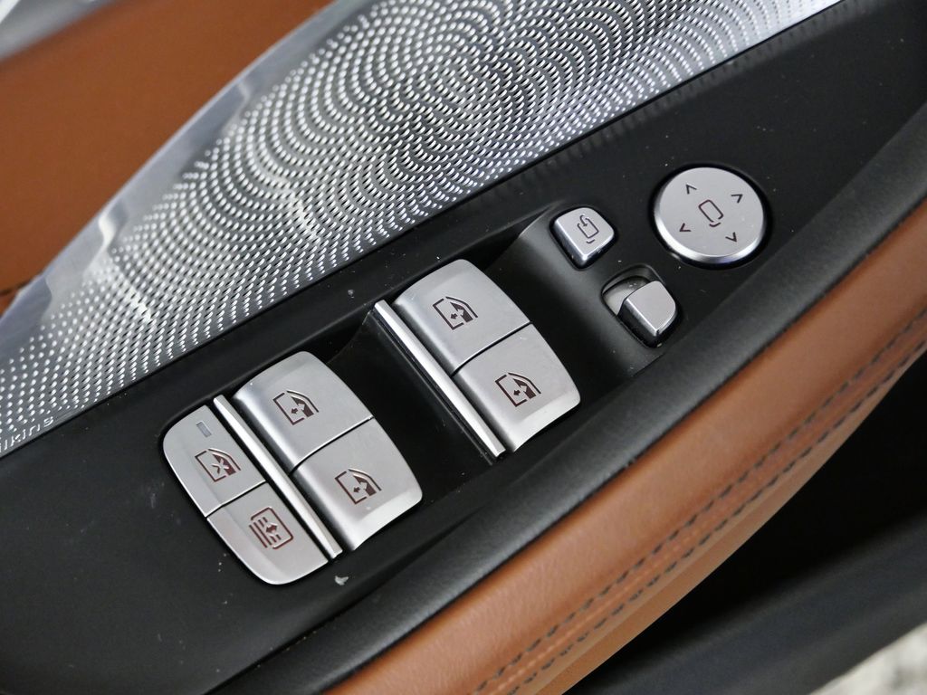 Thumbnail: 2023 BMW 8 Series - 40